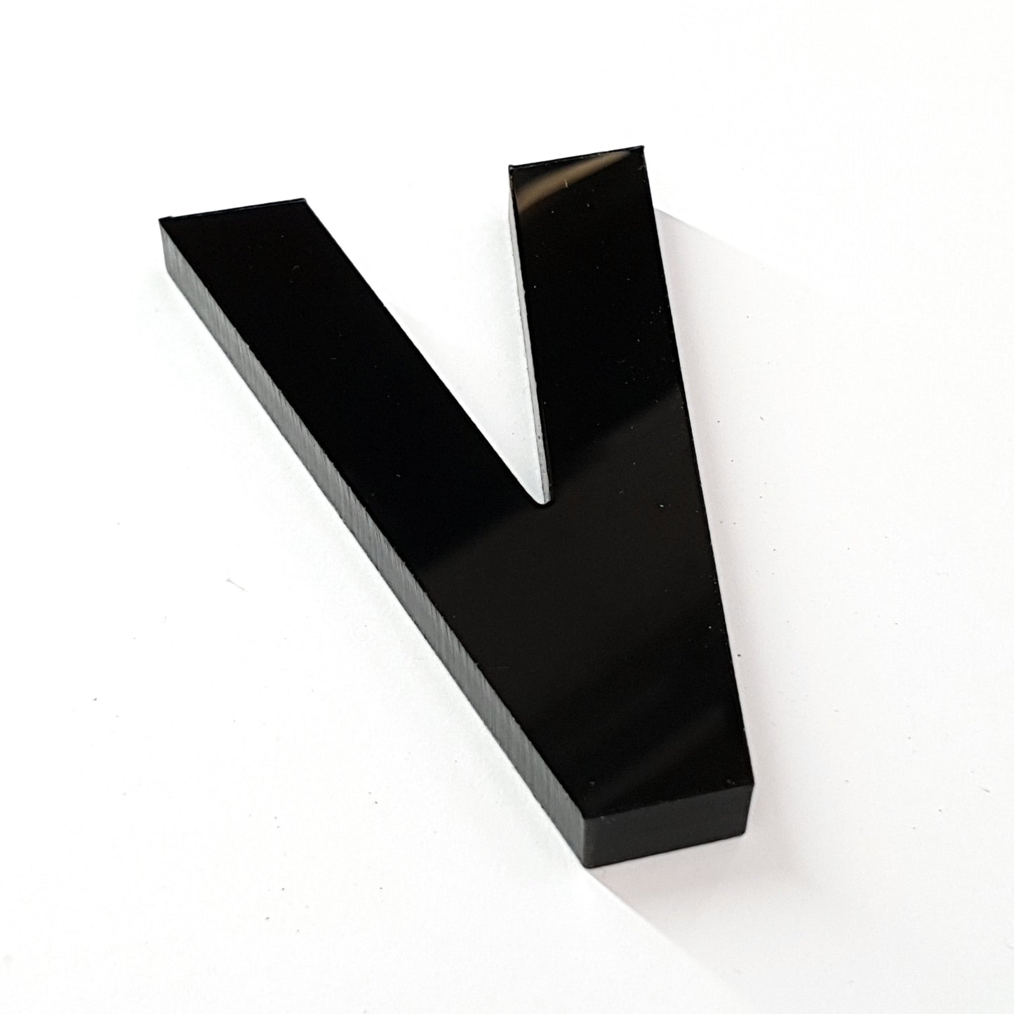 V - 4D 5mm [10 per pack]